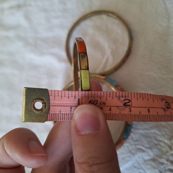 Retro brass and shell bangles - Picture 5 of 6